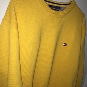 Tommy sweater